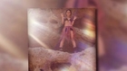 Vanessa Hudgens se retrouve en bikini pour une balade à Malibu
