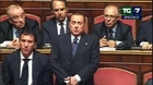 Berlusconi si rimangia tutto e da la fiducia